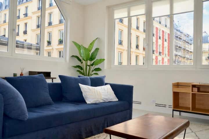 A Bright Parisian Loft In The Heart Of The 17th Ar - París