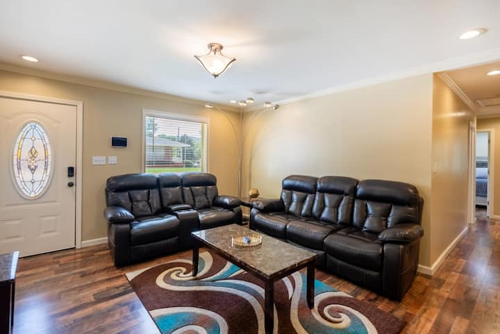 Private Backyard• Free Parking• Grill• Deck - Hoover, AL