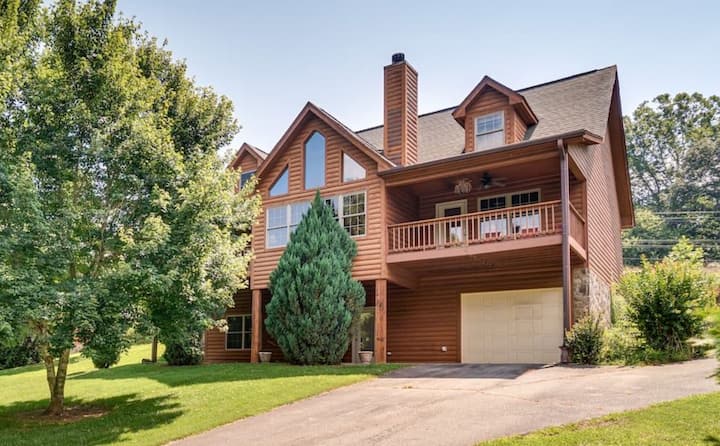 Hiawassee River Retreat W/ 2 Mountain-view Decks - Hiawassee, GA