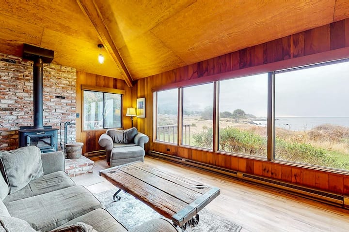 Blufftop Residence, Dogs Welcome - Sea Ranch, CA