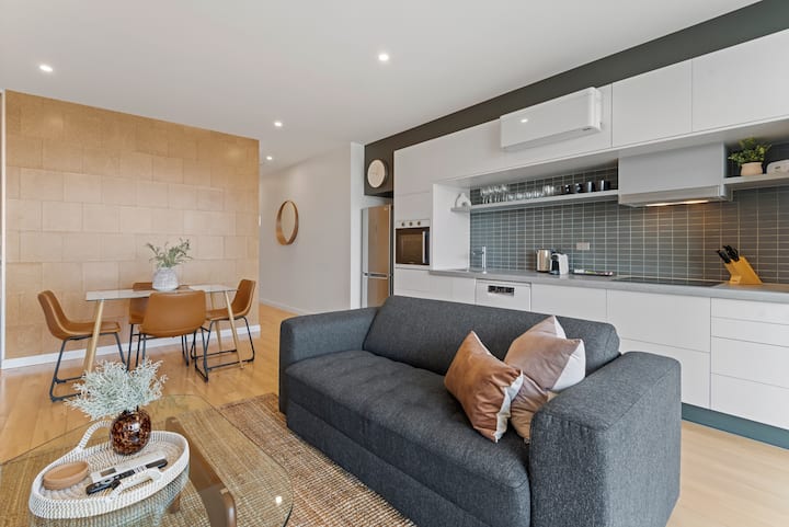 Modern 1-bed With Close To Shops - Melbourne