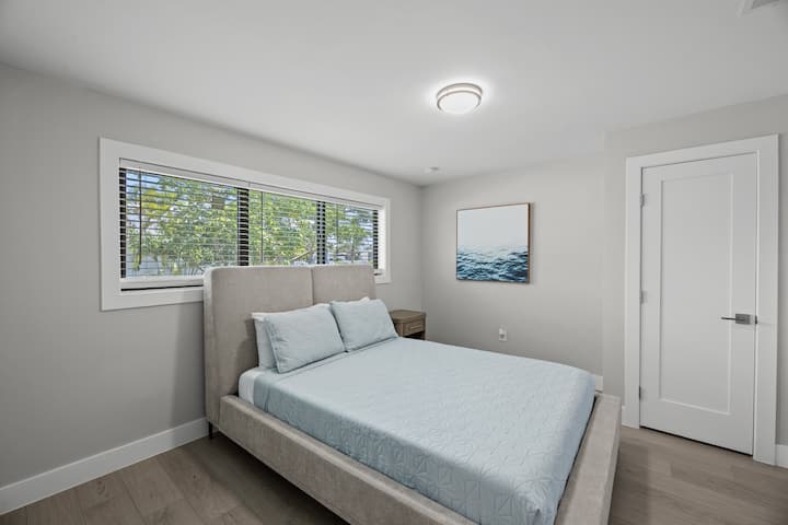 غرفة نوم الضيوف رقم 2 مع سرير بحجم متوسط