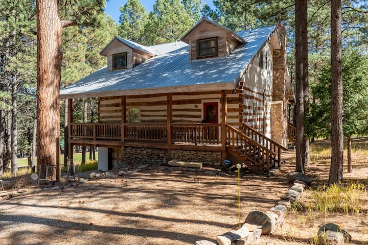 Old World Charm | Golf | Games & Pet-friendly - Angel Fire, NM