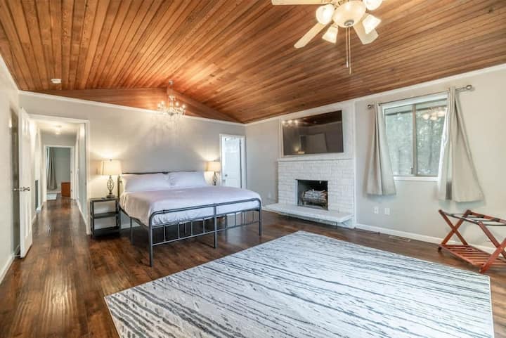 Family Fun House- Affordable Mansion Vibes - Post Falls, ID