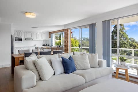 Top Airbnb: Bella Vista One - 3 bedroom Apartment Ocean View in Mollymook