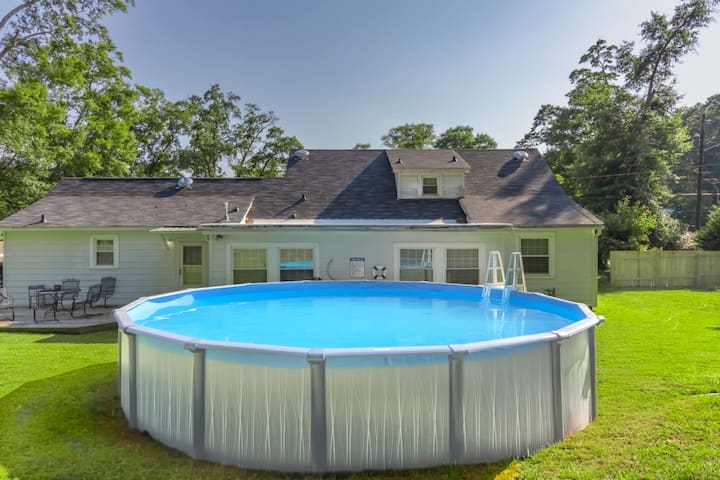 Pool! Near Fort Benning & Downtown - Our White Hou - Columbus, GA