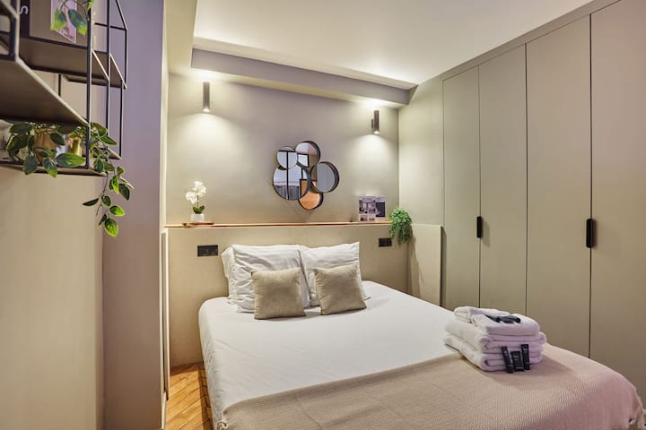 Habitación con cama doble