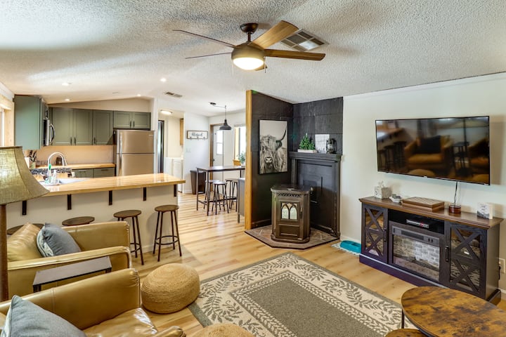 1 Mi To Woodland Lake! Cabin W/ Dog-friendly Yard - Pinetop-Lakeside, AZ