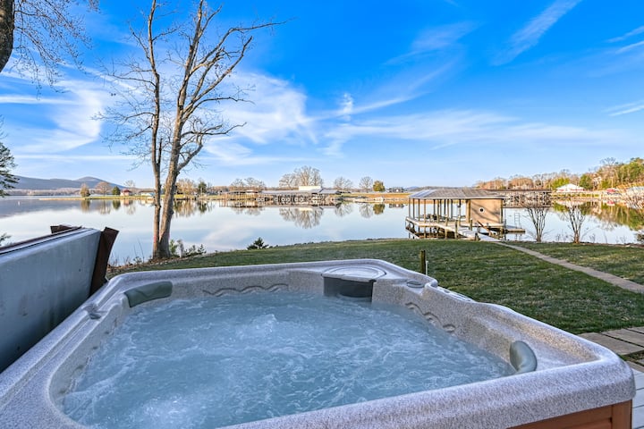 Doc Side - Serene Lakefront 4br With Hot Tub - Smith Mountain Lake, VA