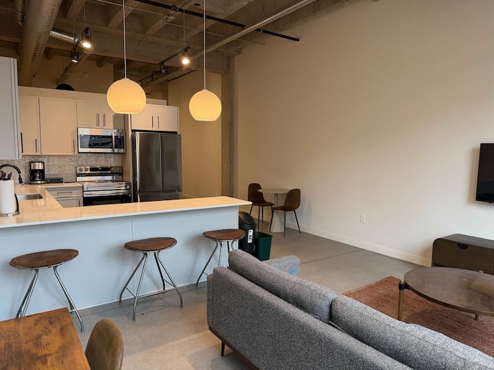 Roami At Century Plaza | Convention Ctr |1br Loft - Minneapolis, MN