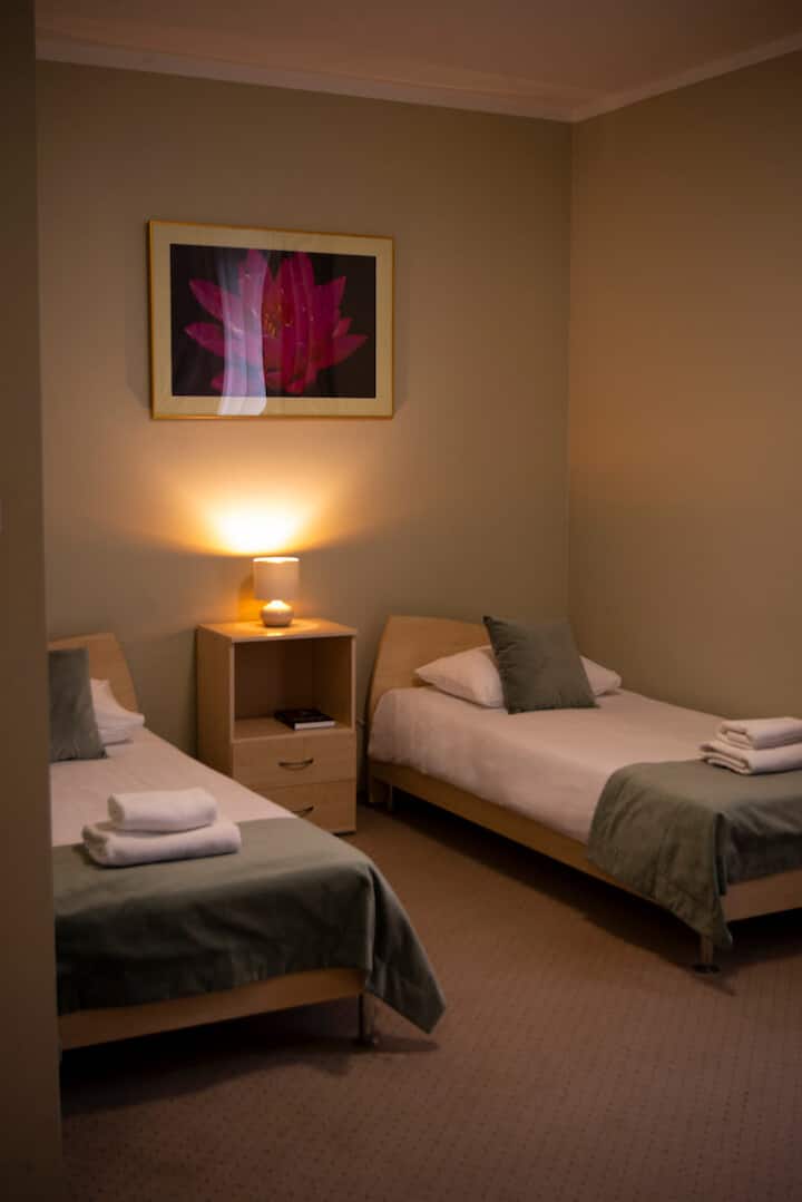 Pokój Dwuosobowy Typu Standard Z 1 Lub 2 łóżKami - Poznań