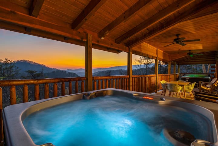8br Lodge Sleeps 38 2 Hot Tubs Game Loft - Pigeon Forge, TN