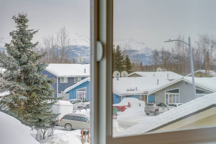 Quiet Anchorage Home: Near Parks, Hikes & Airport! - Anchorage, AK