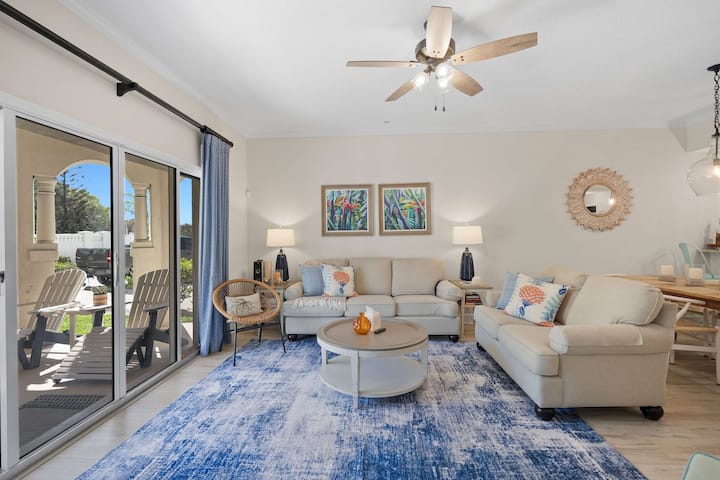 Bright Beach Condo, Pool, Spa, Comfy Beds, Patio - Crescent Beach, FL