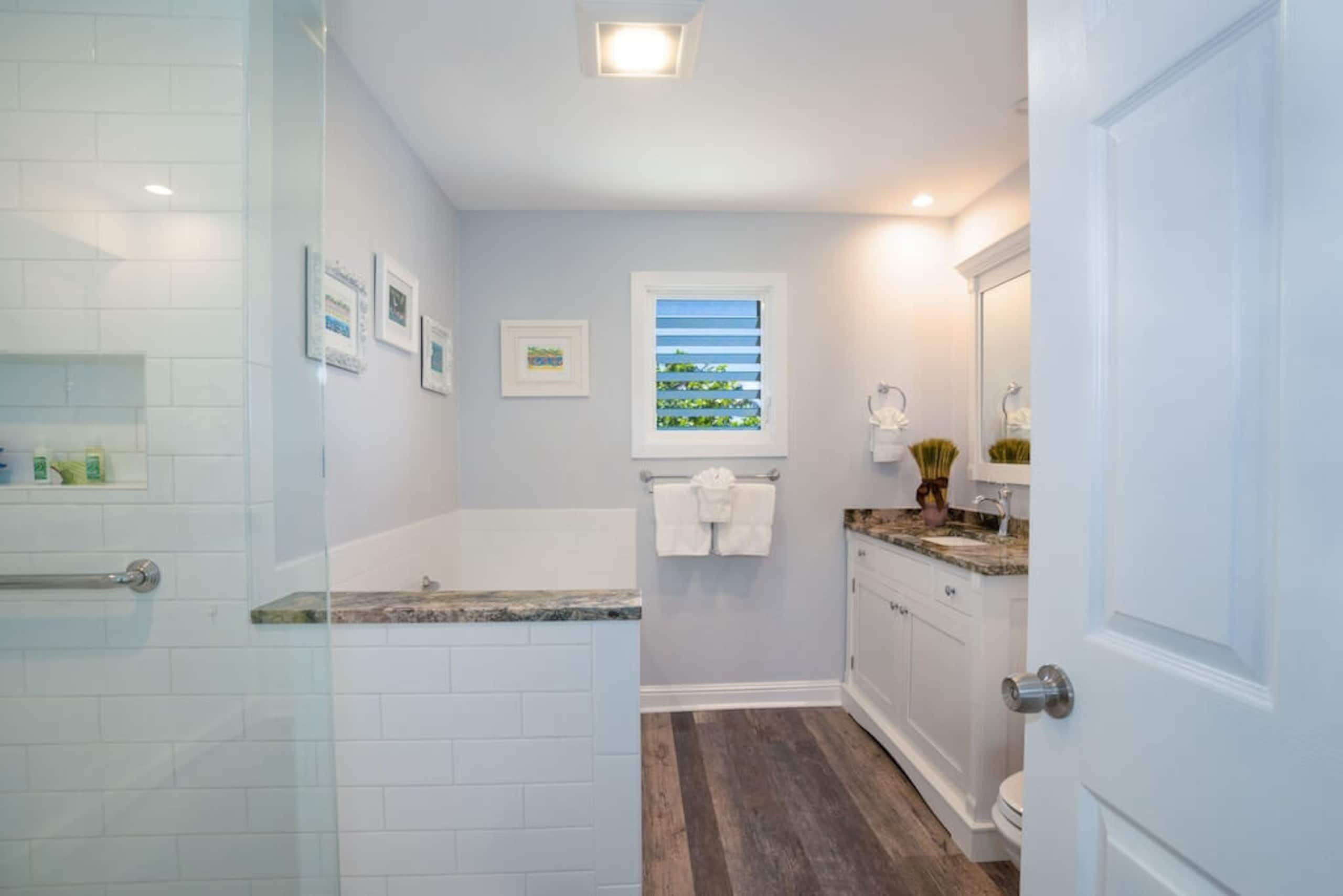 Condo in Princeville · ★4.96 · 2 bedrooms · 2 beds · 2 baths - Image 14