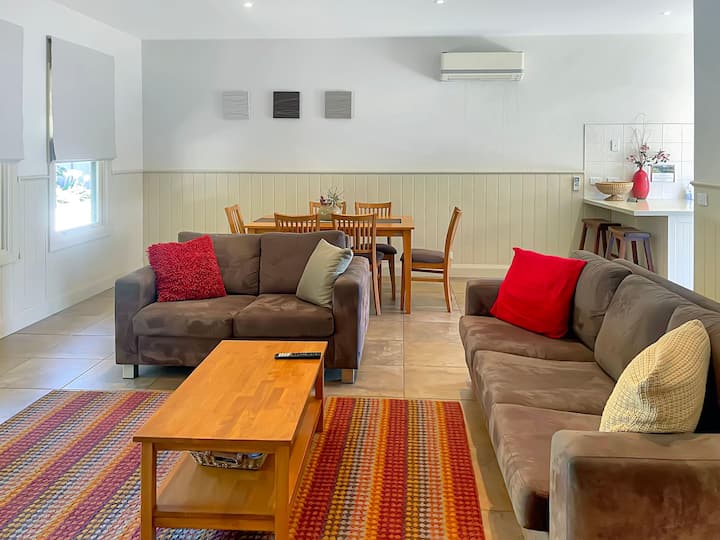 River Rock Cottage - Dog Friendly - Jamieson