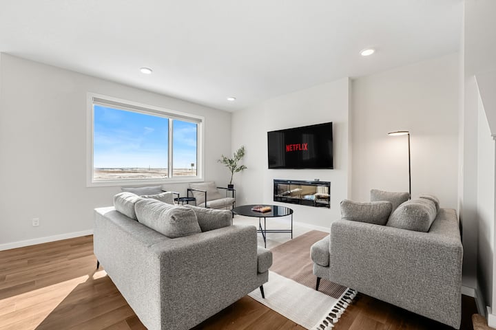 All In Getaway > Sleeps 12 > Poker > Billards - Calgary