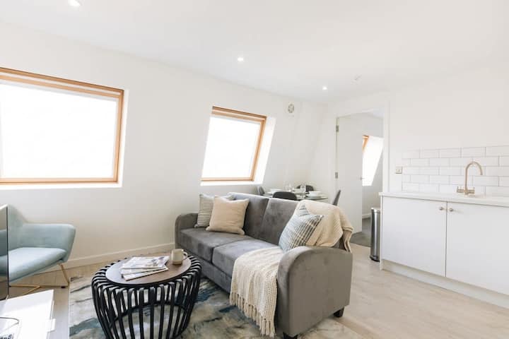 Modern 1bed Top Floor Apartment In Central Ipswich - Ipswich
