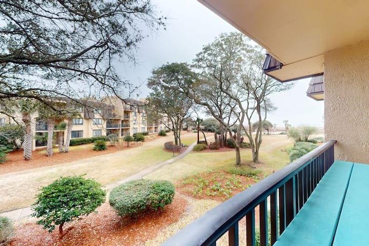 2 Bedroom Condo With Pools, Hot Tub,  Pickleball, - Hilton Head Island, SC