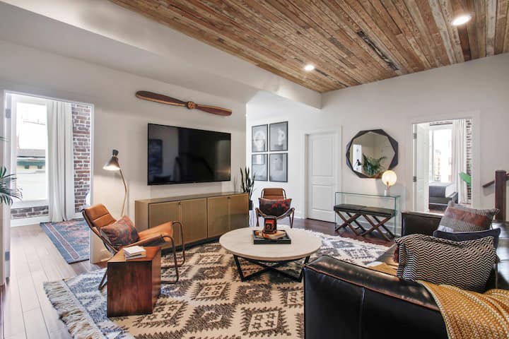 6br Downtown Savannah Condo, Walk To Nightlife - Savannah, GA