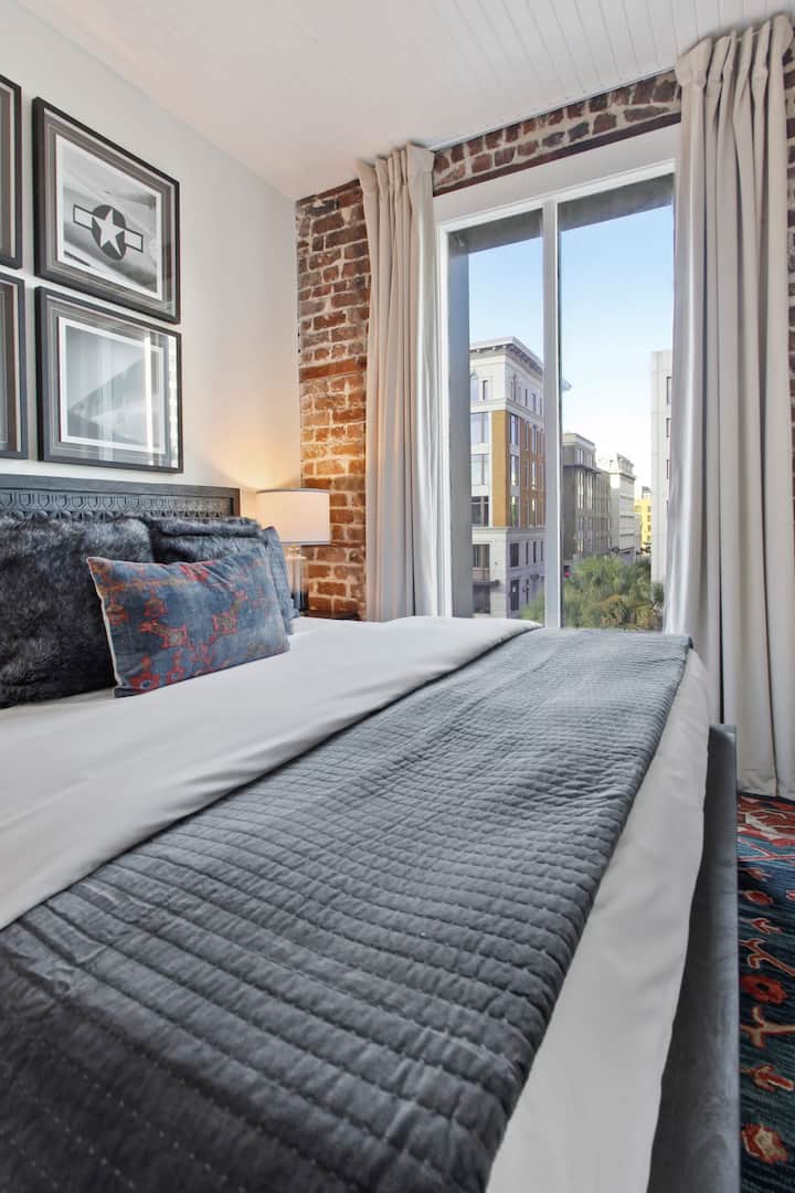 Dormitorio 1 | Cama king | Primer piso de la unidad del tercer piso