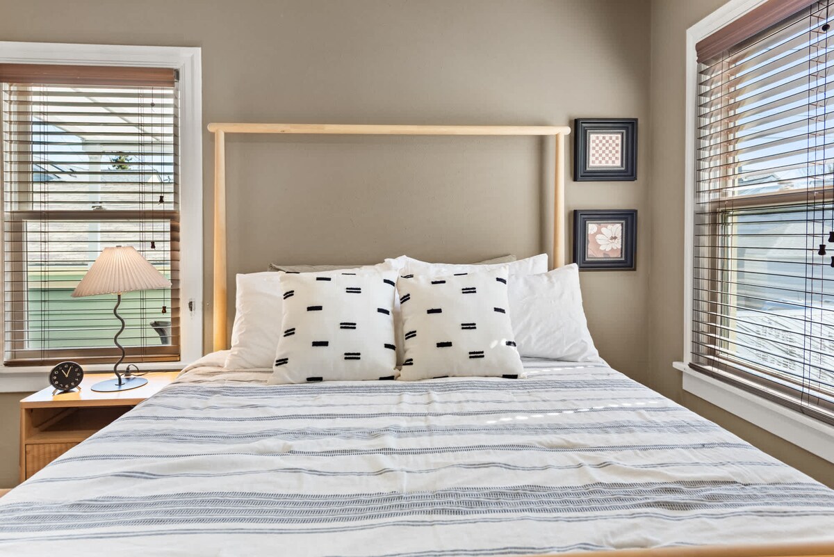 Green Lake Upper Unit