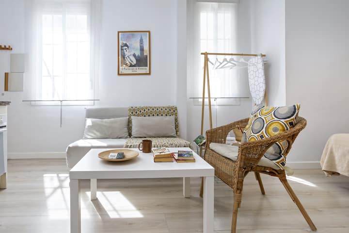 -Malagasunapts-estudio Mezquitilla Center 2ndfloor - Málaga