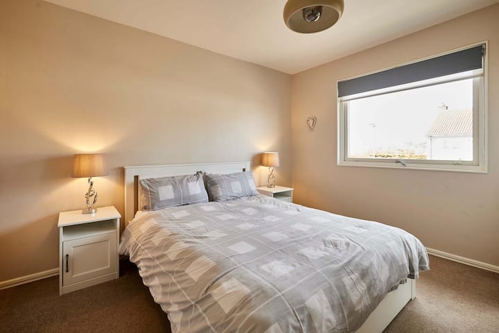 Host & Stay | Baywatch - Beadnell
