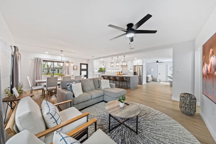 Cocoa Beach 4br/2ba Retreat W Heated Pool - Cocoa Beach