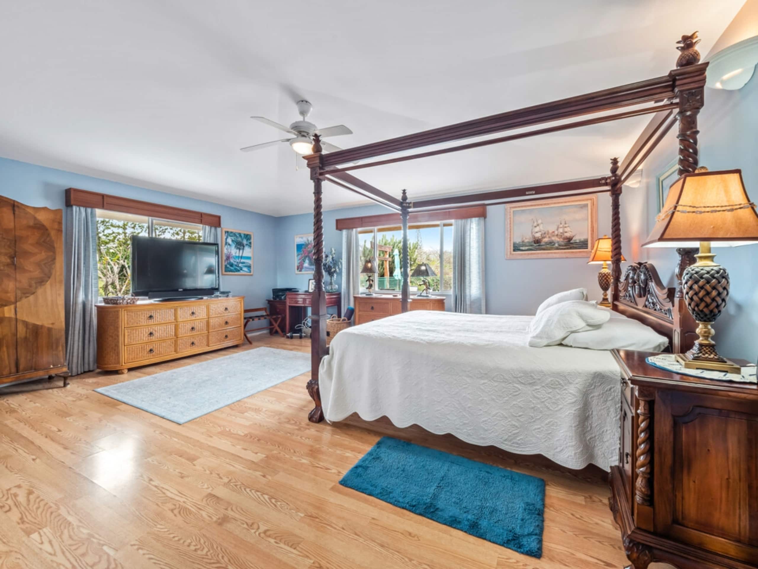 Home in Naalehu · ★4.8 · 3 bedrooms · 3 beds · 2 shared baths - Image 13