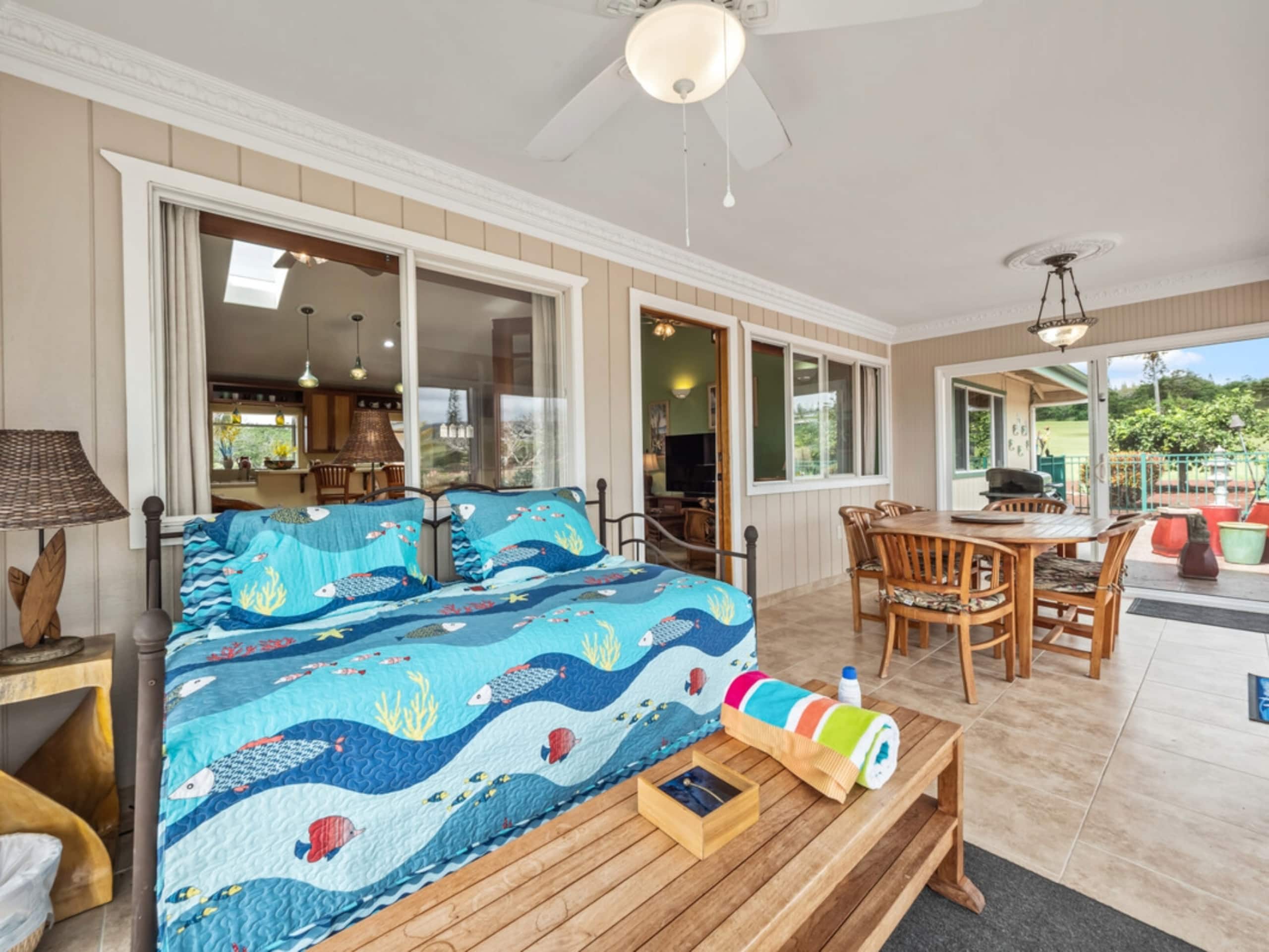 Home in Naalehu · ★4.8 · 3 bedrooms · 3 beds · 2 shared baths - Image 10