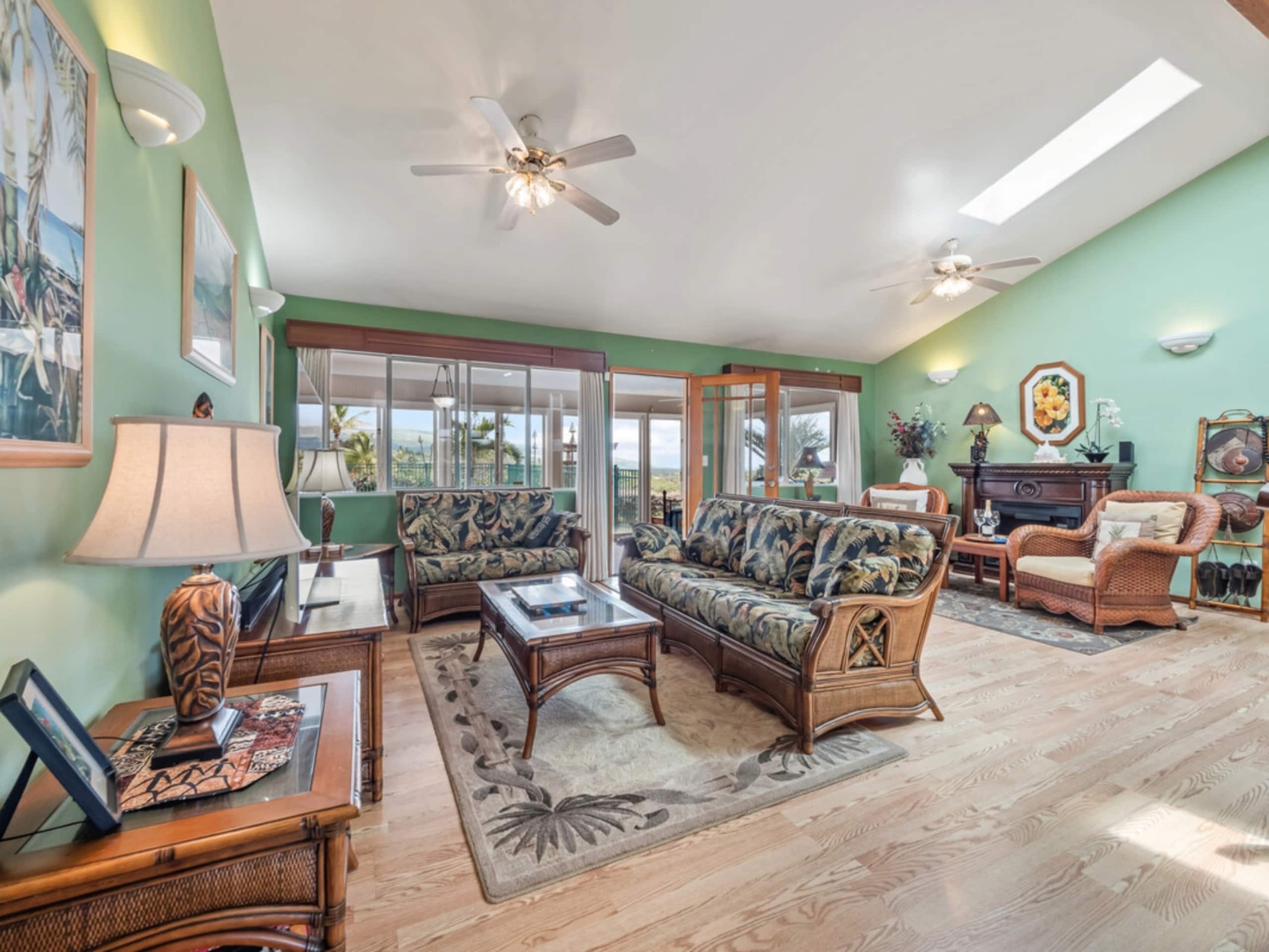 Home in Naalehu · ★4.8 · 3 bedrooms · 3 beds · 2 shared baths - Image 7