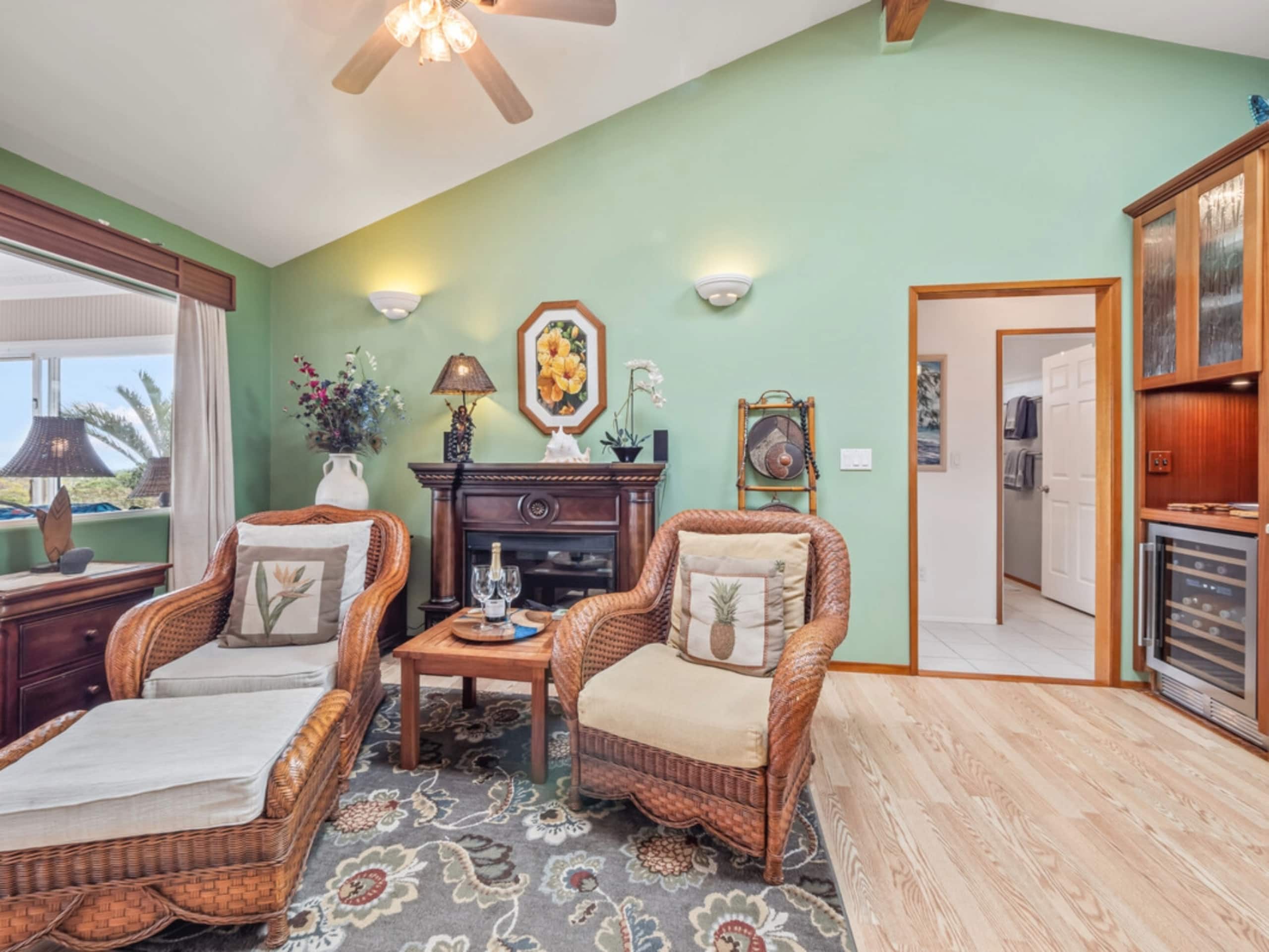 Home in Naalehu · ★4.8 · 3 bedrooms · 3 beds · 2 shared baths - Image 8