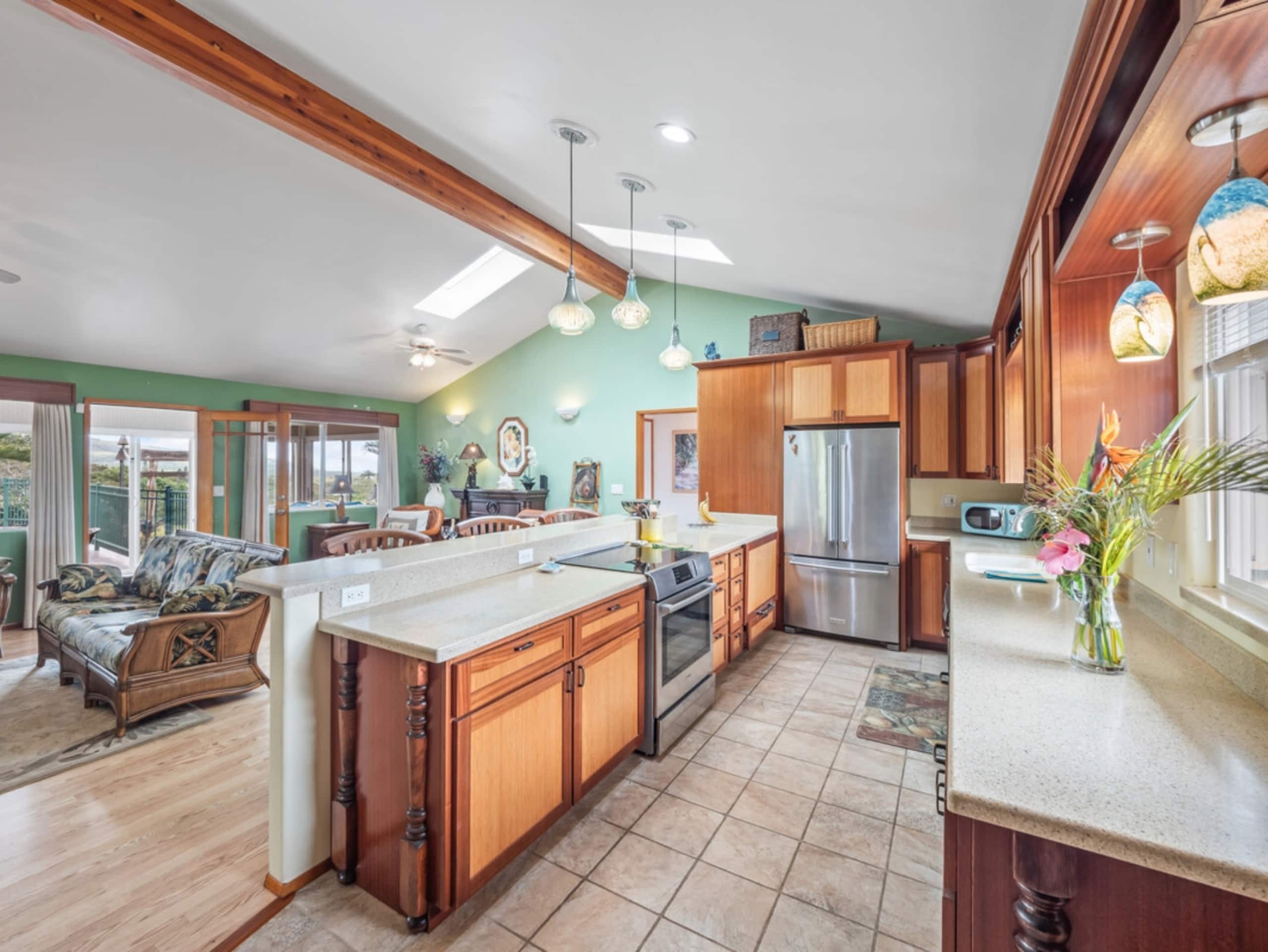Home in Naalehu · ★4.8 · 3 bedrooms · 3 beds · 2 shared baths - Image 5