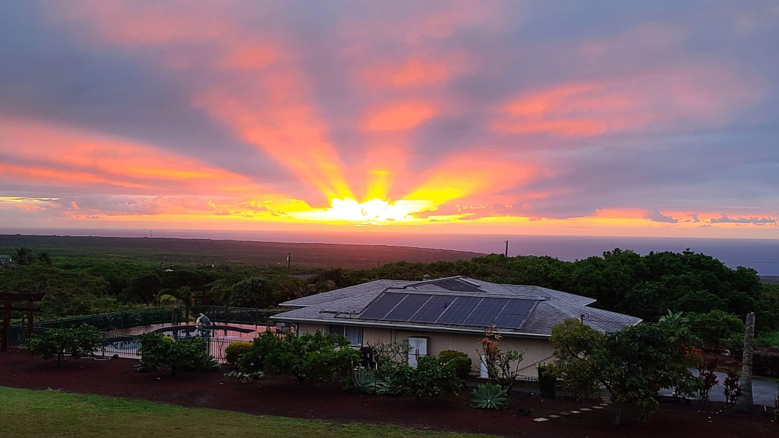 Home in Naalehu · ★4.8 · 3 bedrooms · 3 beds · 2 shared baths - Image 30