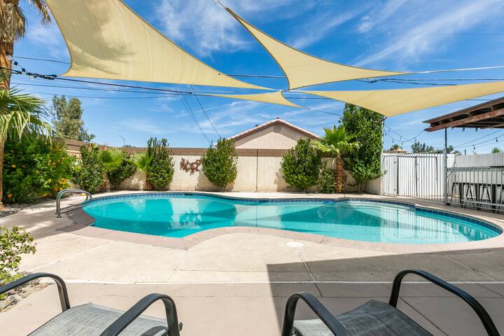 Downtown Vegas Oasis!