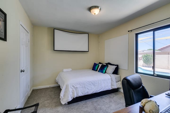 带办公室的房客床位