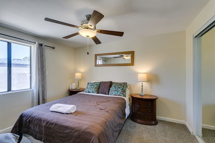 野生动物园客房配有一张标准双人床！