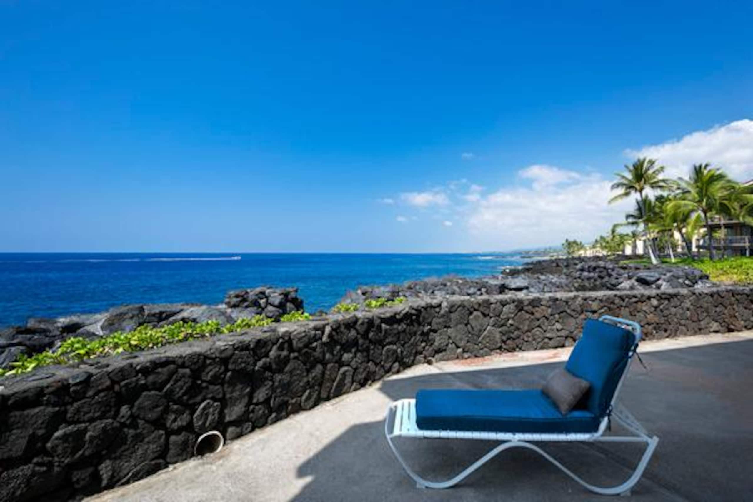 Condo in Kailua-Kona · ★4.93 · 2 bedrooms · 3 beds · 2 baths - Image 31