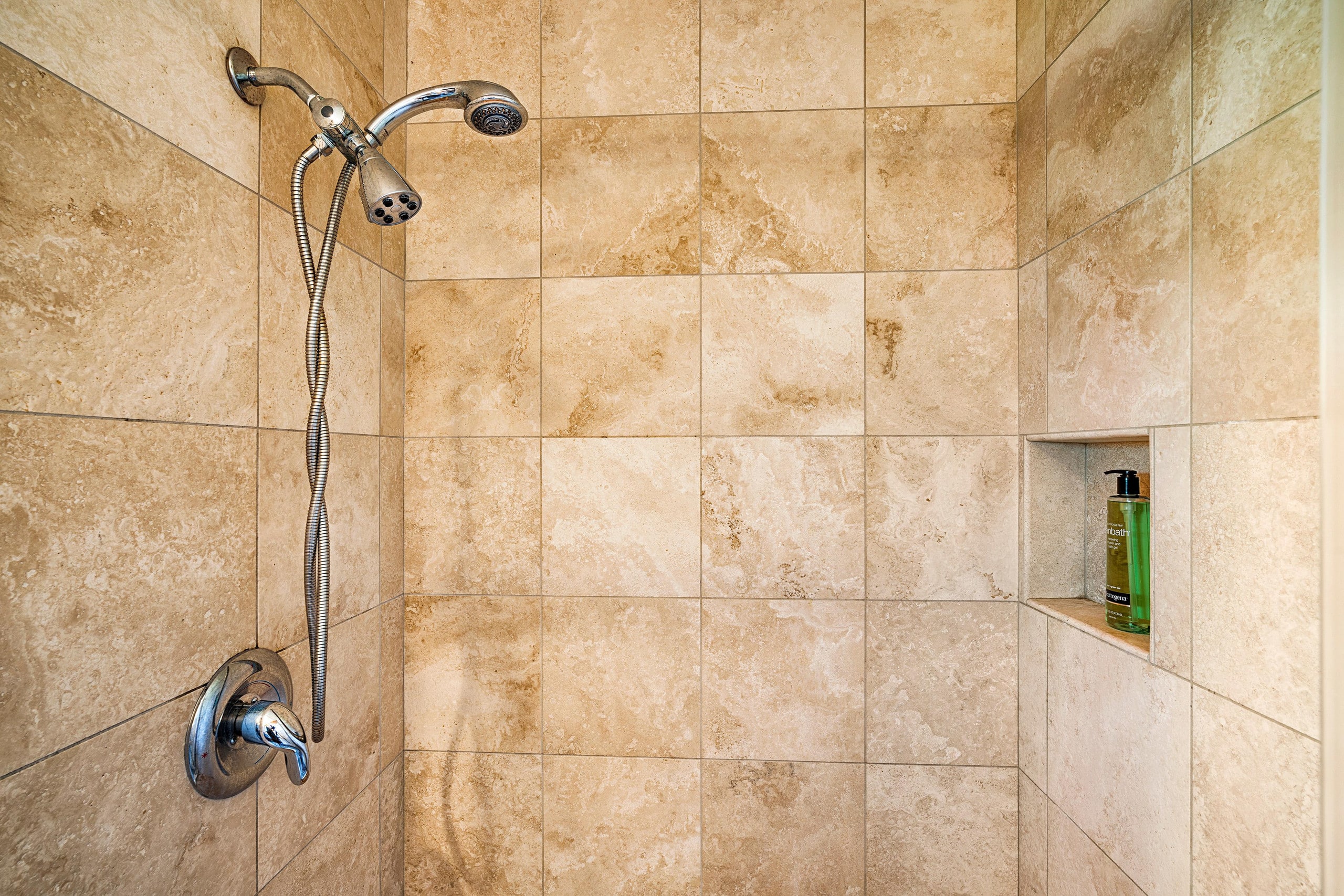 Condo in Kailua-Kona · ★4.93 · 2 bedrooms · 3 beds · 2 baths - Image 17