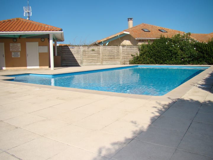 Agréable Pavillon 6 Personnes Dans Résidence Avec - Biscarrosse
