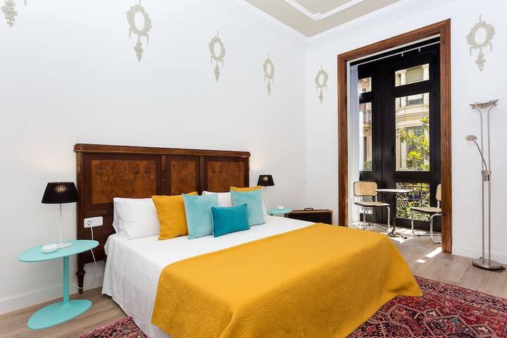 Luxury 4bdr in Gracia gallery image 2