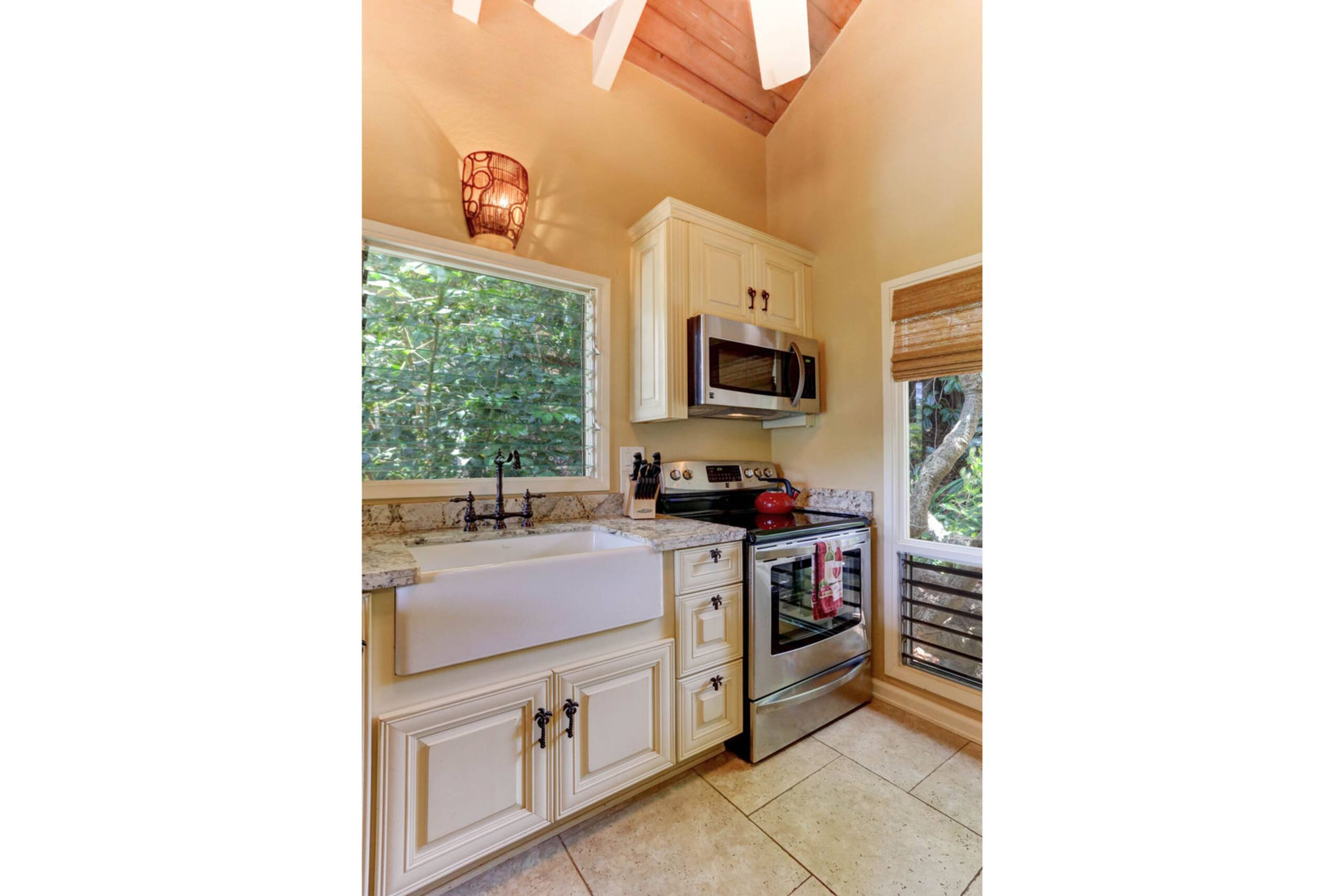 Townhouse in Koloa · ★4.78 · 2 bedrooms · 2 beds · 2 baths - Image 2