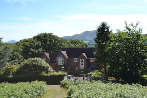 The Oaks - Stylish house in Shropshire Hills AONB