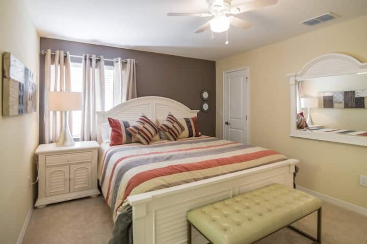 2nd King Master En-Suite w/Flat Screen TV