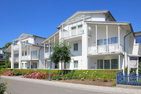 Beliebte Airbnb-Anzeige: Villa Karola FeWo19: Balcony, Sauna, Swimming Pool in Göhren
