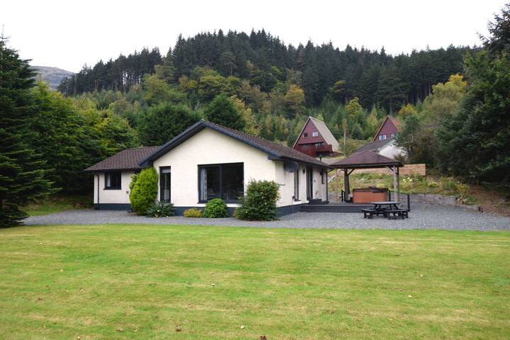 Lochgoilhead Holidays managed Airbnb listing 3