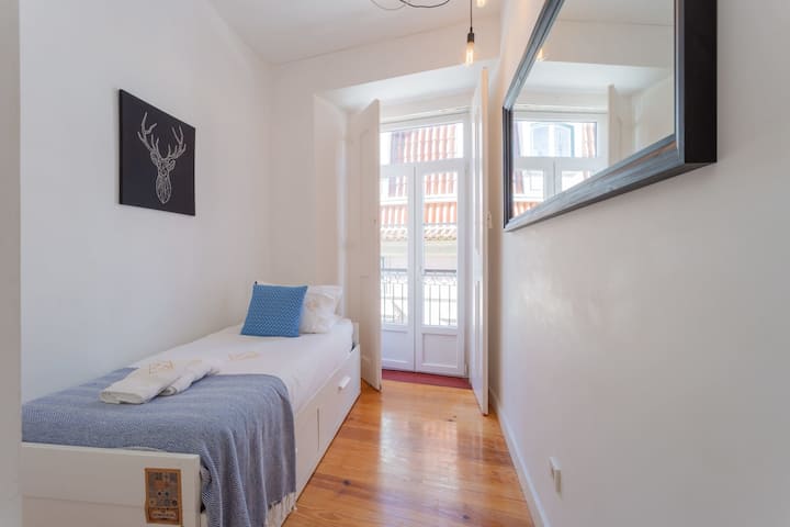 ❤️LDapartments.pt「我们对João的公寓说得太多了。 空间绝对美丽，绝对可以容纳我们7人。"Courtney - 2018年7月