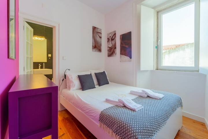 Chiado 4BR | A/C, Balcony, Parking & Monuments gallery image 4