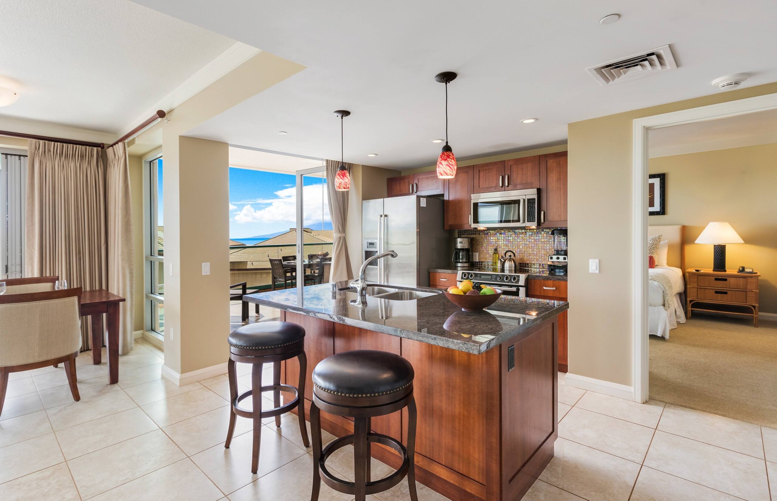 Condo in Lahaina · ★4.75 · 2 bedrooms · 3 beds · 2 baths - Image 6